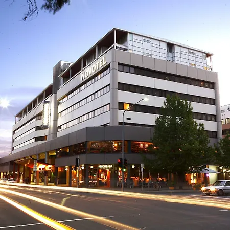 Novotel Canberra-3